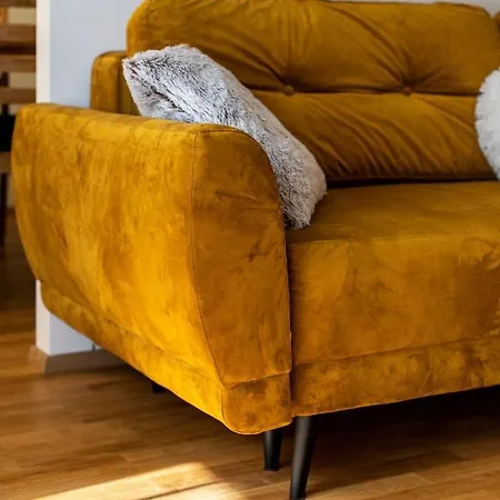 Center Free Parking *