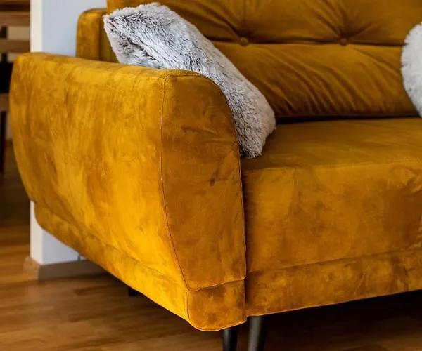 Center Free Parking *